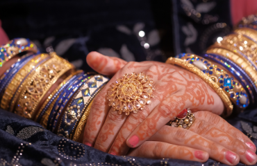 Gioielli con diamanti e pietre preziose in India